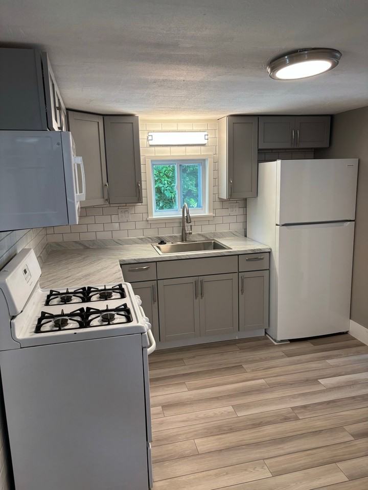 105 E Dunn St - Photo 2 of 19