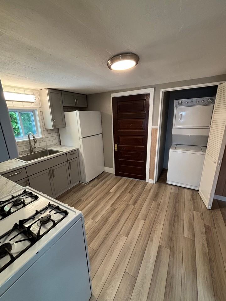 105 E Dunn St - Photo 3 of 19