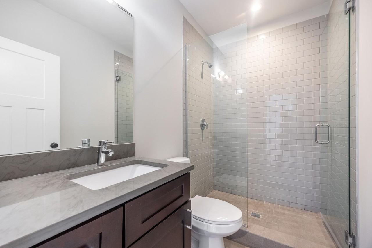 2205 W Eastwood Ave #3W - Photo 5 of 14