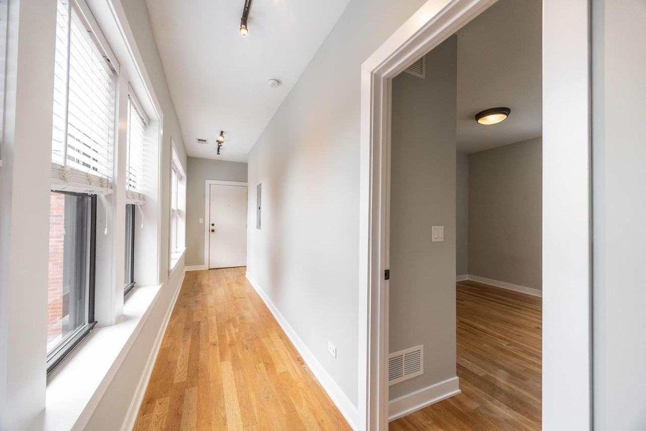 2205 W Eastwood Ave #3W - Photo 6 of 14