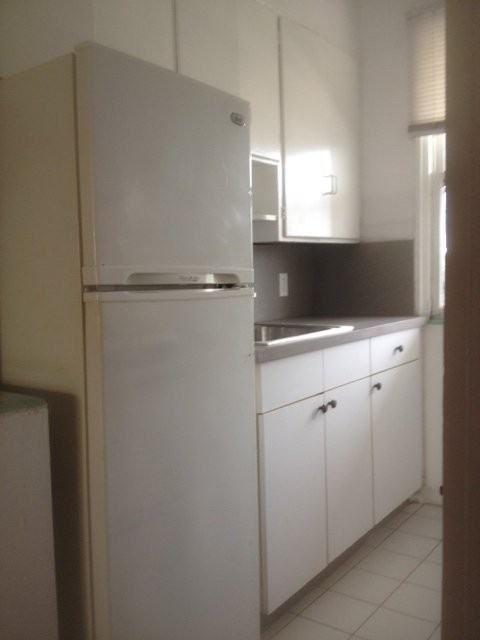 1046 Michigan Ave - Photo 2 of 7