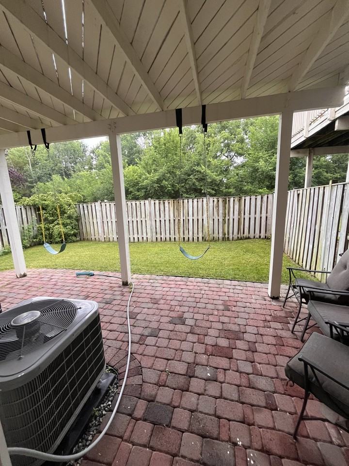 25298 Mcintyre Sq - Photo 3 of 5
