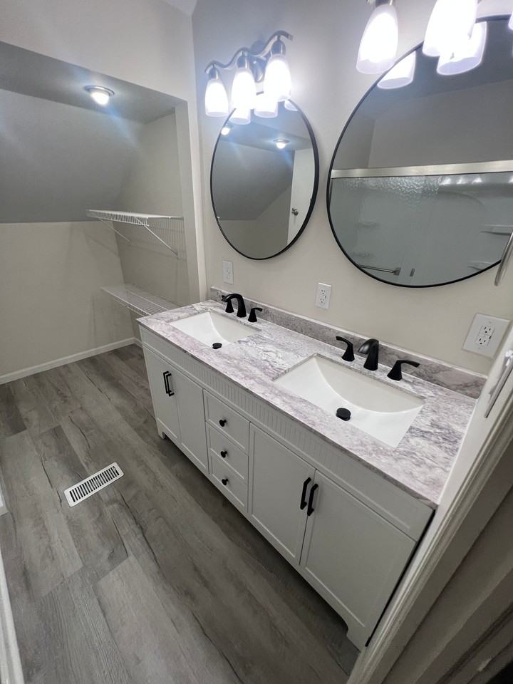 3205 Crossbow Ln - Photo 3 of 13