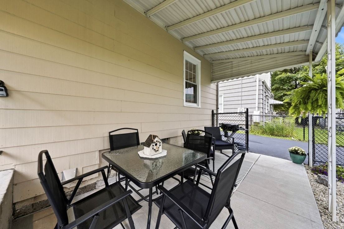14 Martha Dr - Photo 5 of 20