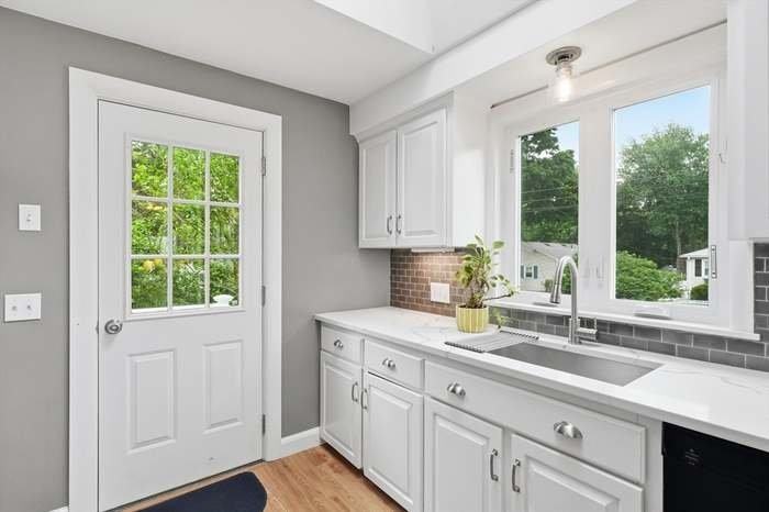 5 Antrim Rd - Photo 2 of 17