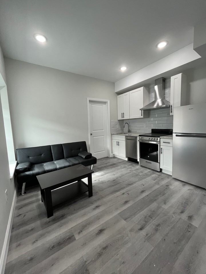 106 S 42nd St - Photo 3 of 5