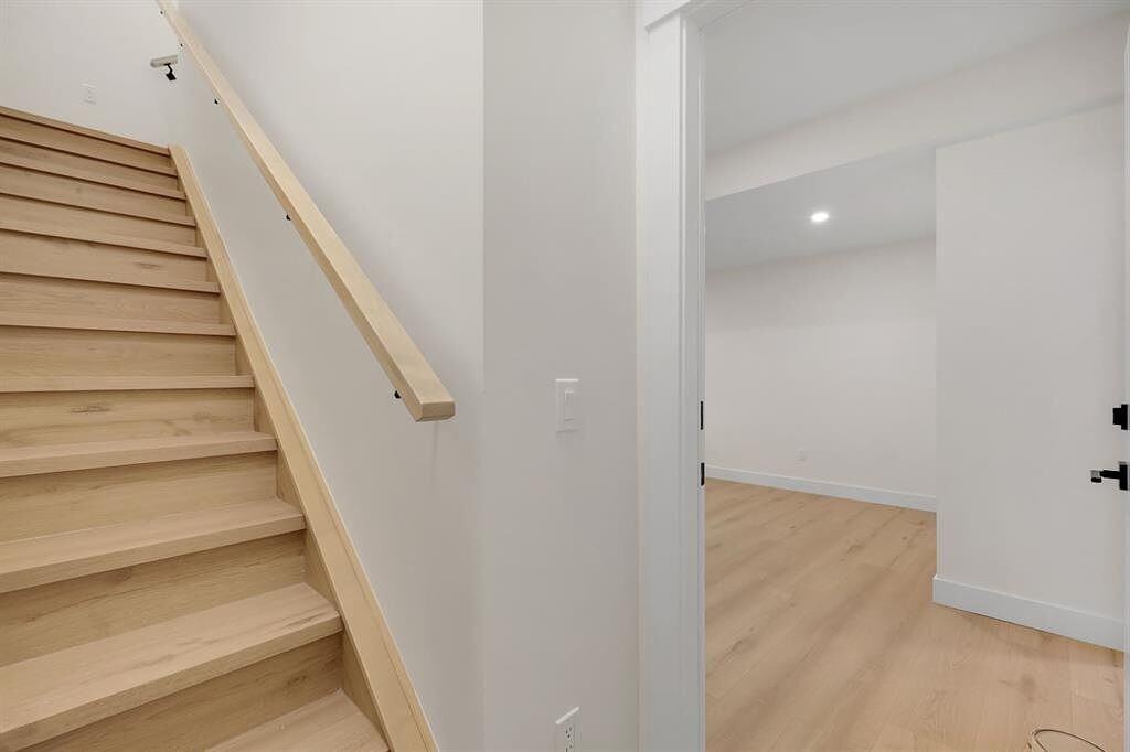 6428 33 Ave Nw - Photo 2 of 15