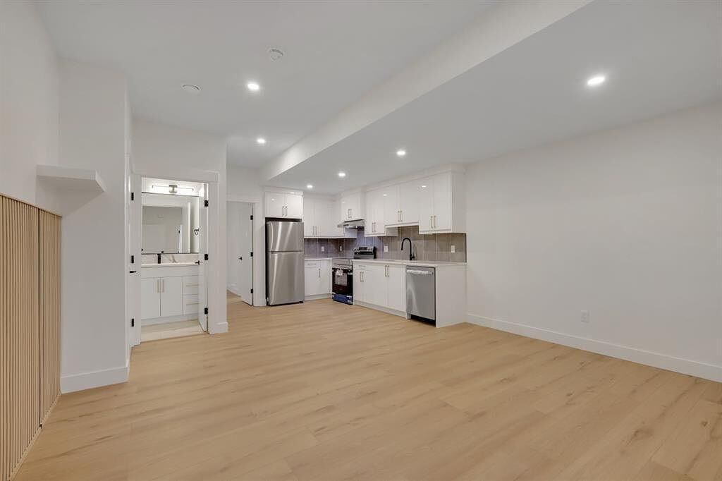 6428 33 Ave Nw - Photo 3 of 15