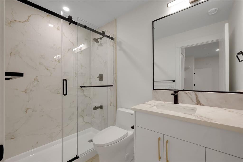 6428 33 Ave Nw - Photo 5 of 15