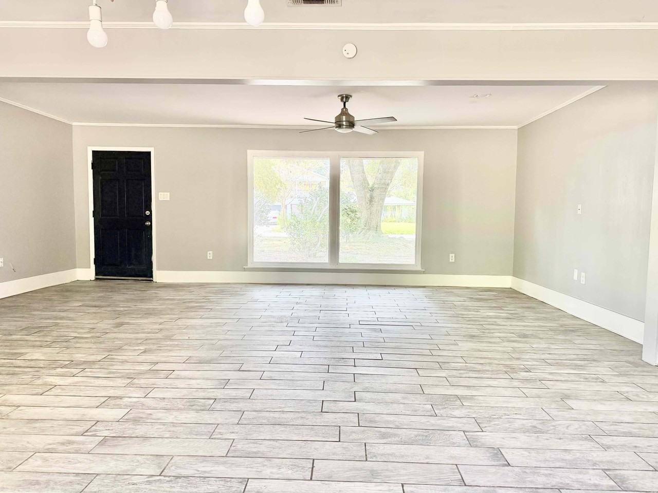 735 Westbrook Dr #1 - Photo 4 of 14