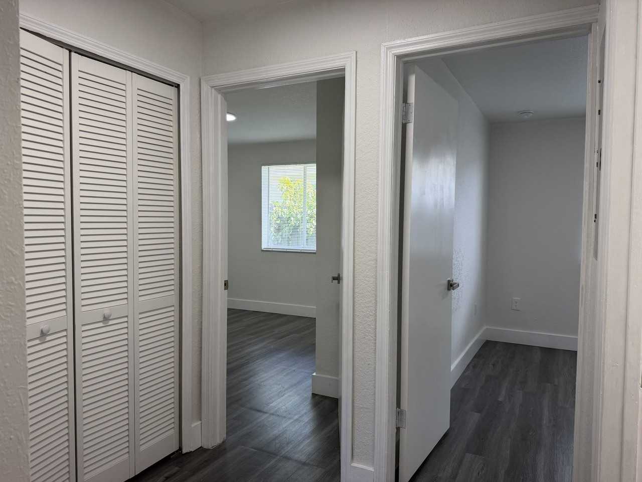 580 Nw 58th St - Photo 6 of 8