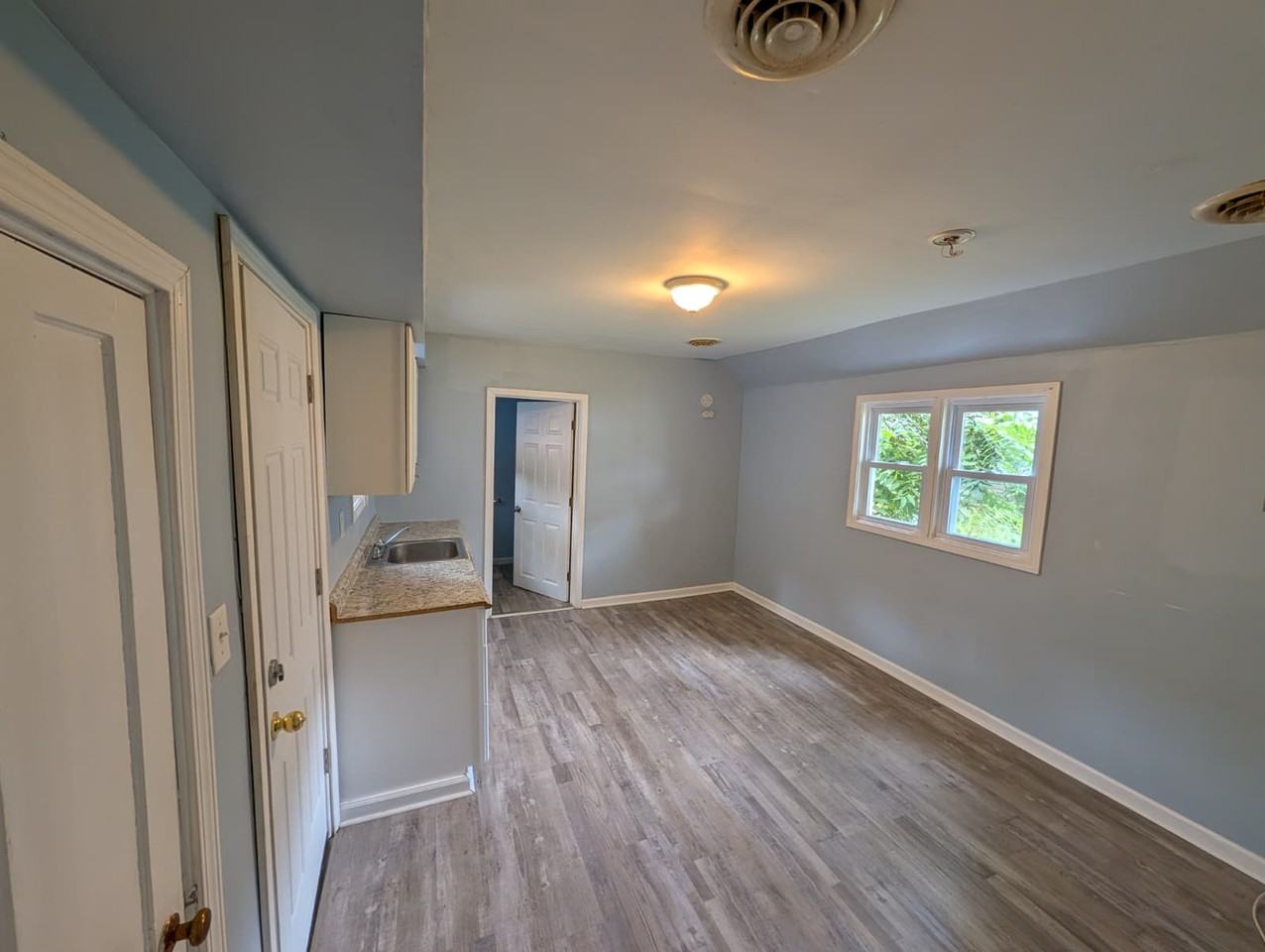 60 Warren Ave #2 - Photo 5 of 8