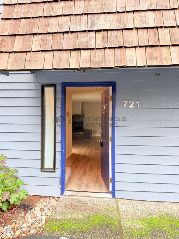 721 141st Ln SE Bellevue WA 98007 - Photo 2 of 10