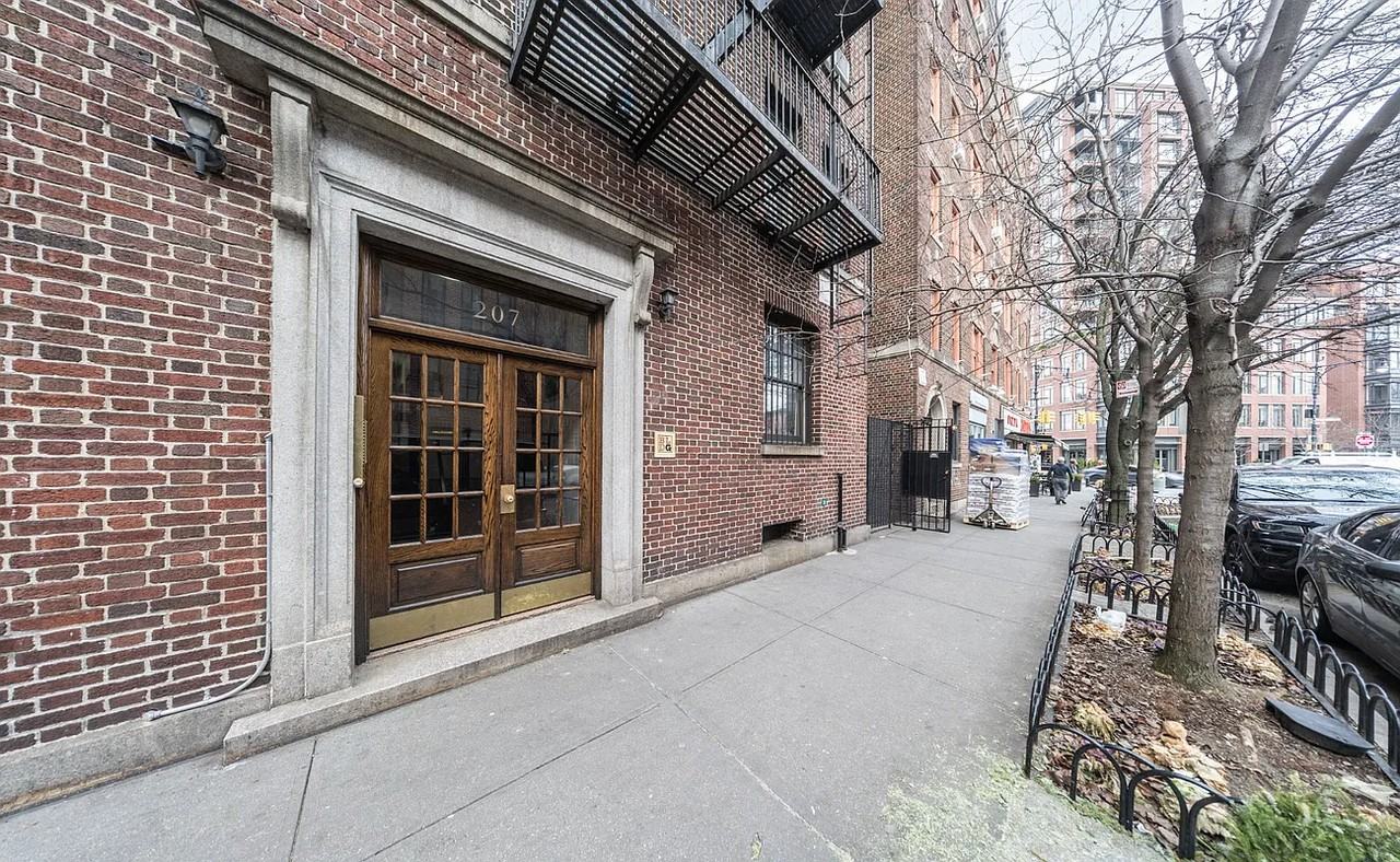207 W 11th St #1C - Photo 4 of 8