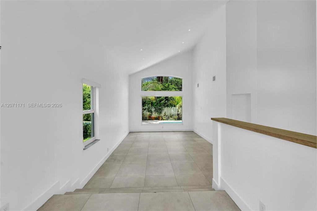 3433 Sw 52nd Ct - Photo 3 of 8
