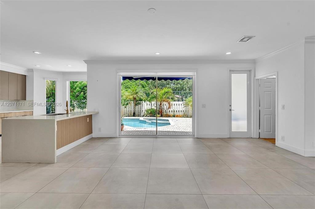 3433 Sw 52nd Ct - Photo 4 of 8