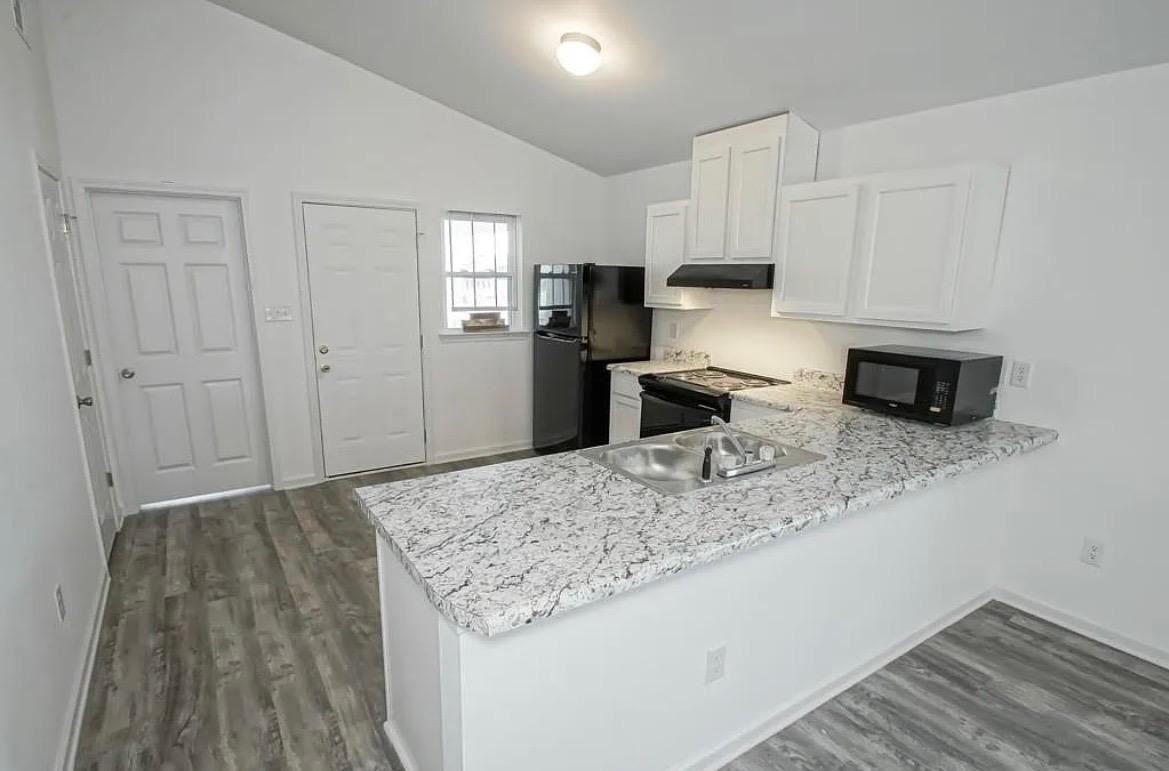 Feliciana Dr - Photo 4 of 8