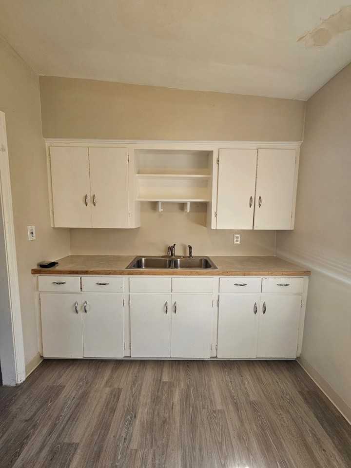 495 N 2nd W #1 - Photo 3 of 17