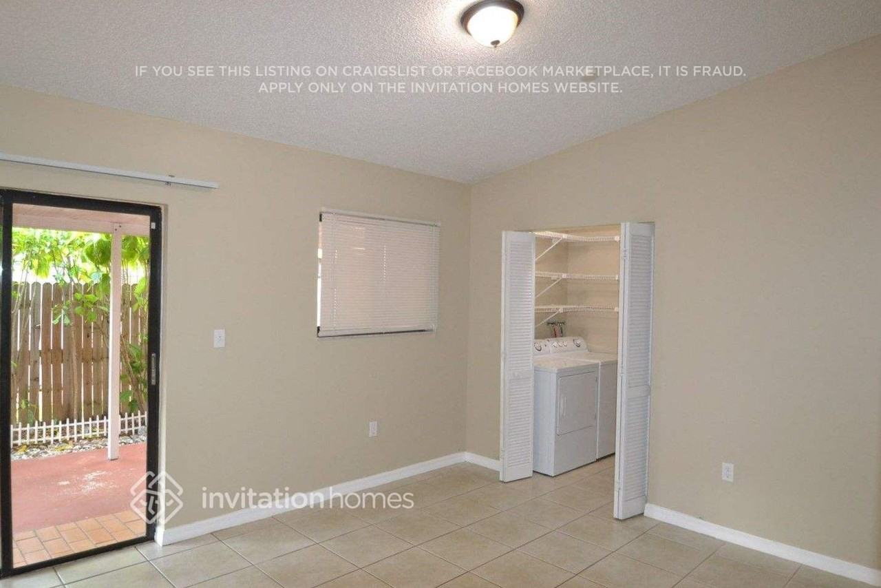 10215 Nw 126th St - Photo 5 of 14