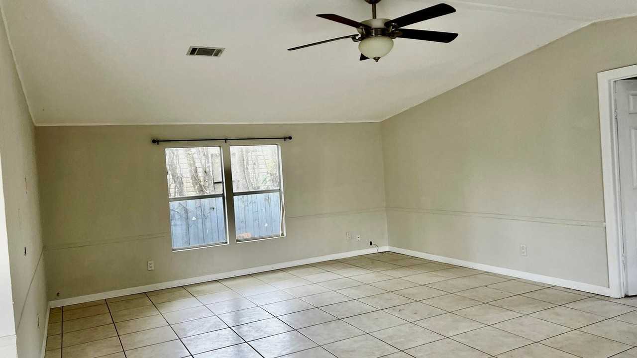 11945 Flotilla Pl - Photo 3 of 8