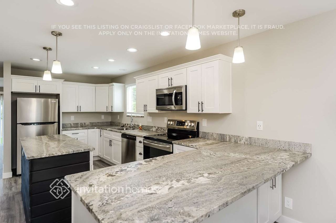 4844 W Townley Ave - Photo 5 of 16