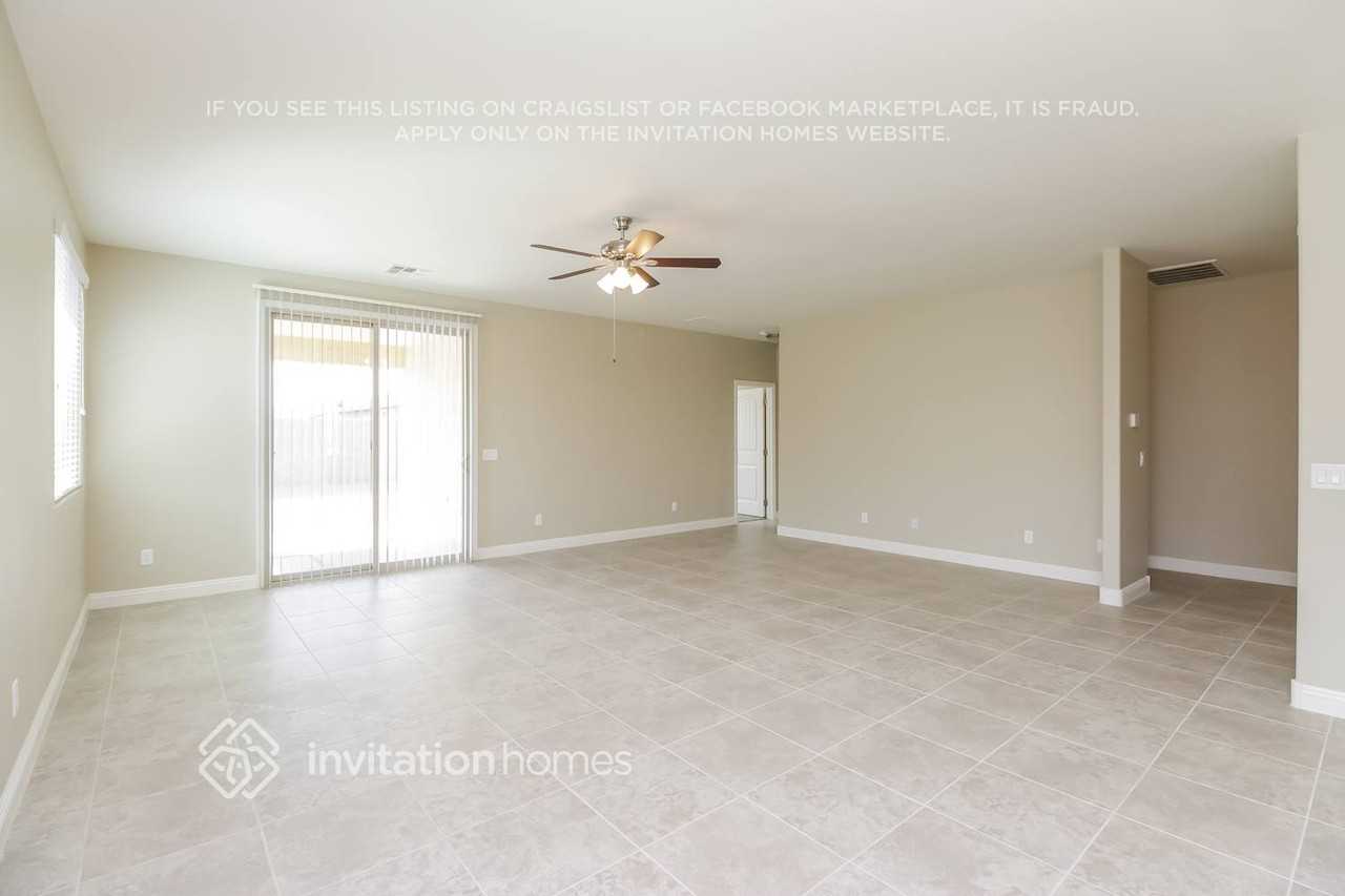 1063 W Brangus Way - Photo 3 of 21