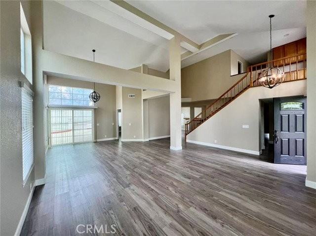 21747 Buckskin Dr - Photo 2 of 8
