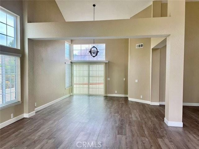 21747 Buckskin Dr - Photo 3 of 8