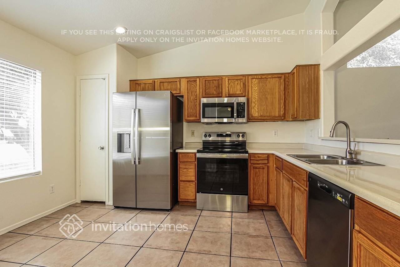 8416 W Monterey Way - Photo 6 of 17