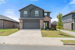 featured image of 3844 Pinecrest St