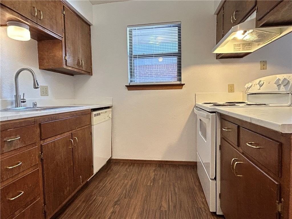 1650 N Sang Ave #115 - Photo 3 of 10