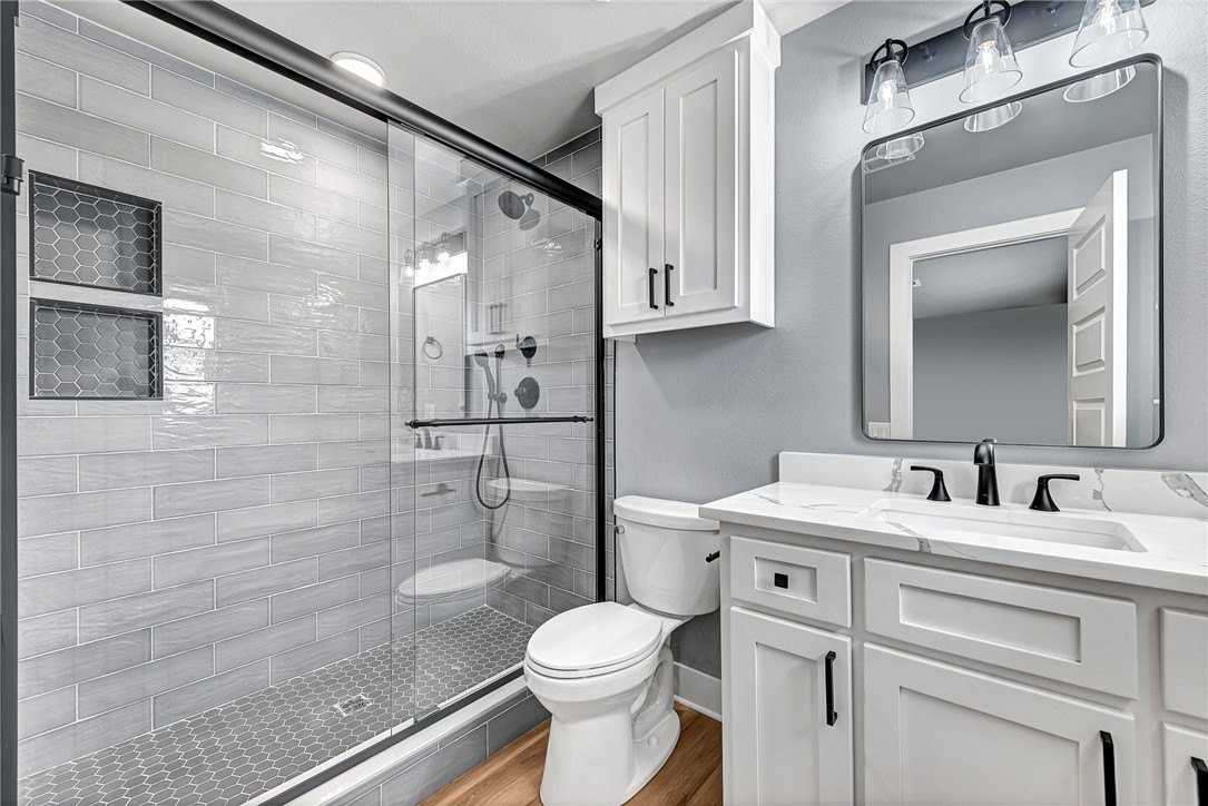 1605 Se S St - Photo 5 of 33