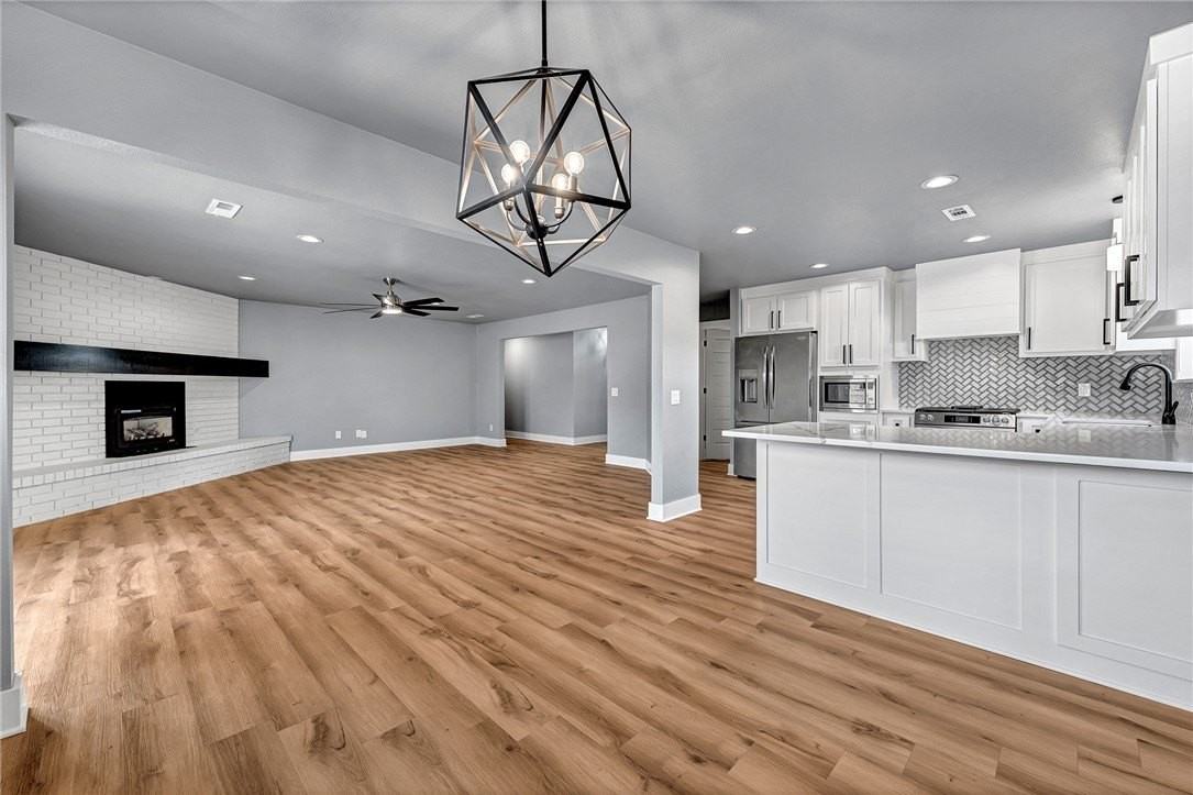 1605 Se S St - Photo 6 of 33
