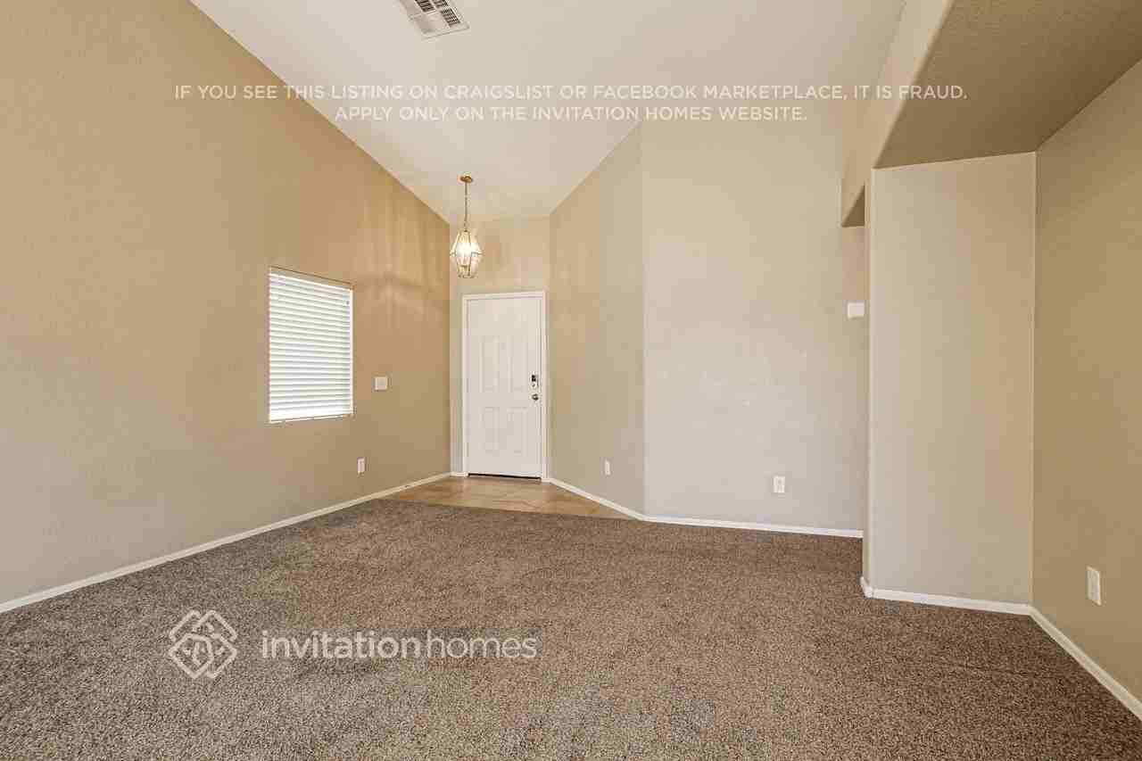 10436 W Granada Rd - Photo 5 of 17