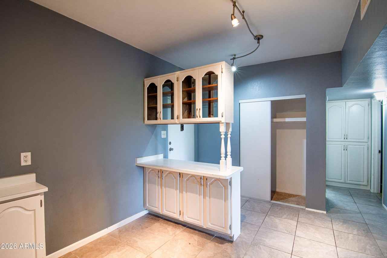 357 E Thomas Rd #A212 - Photo 3 of 24