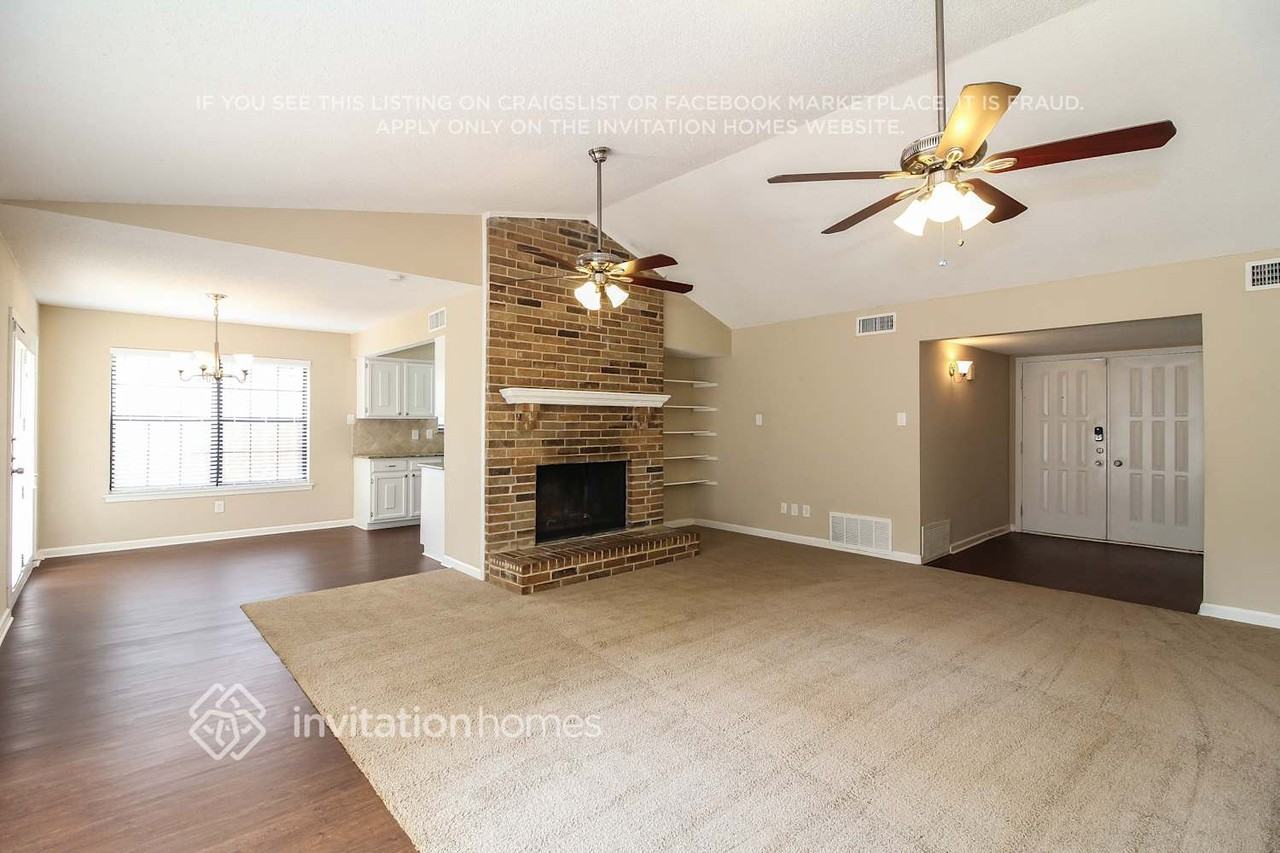 3718 Twin Oaks Ct - Photo 2 of 13