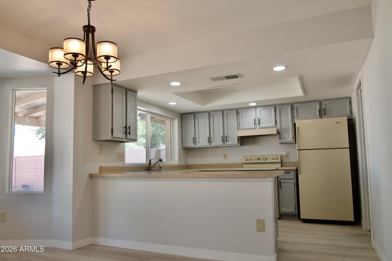 16801 N 45th Pl - Photo 4 of 50
