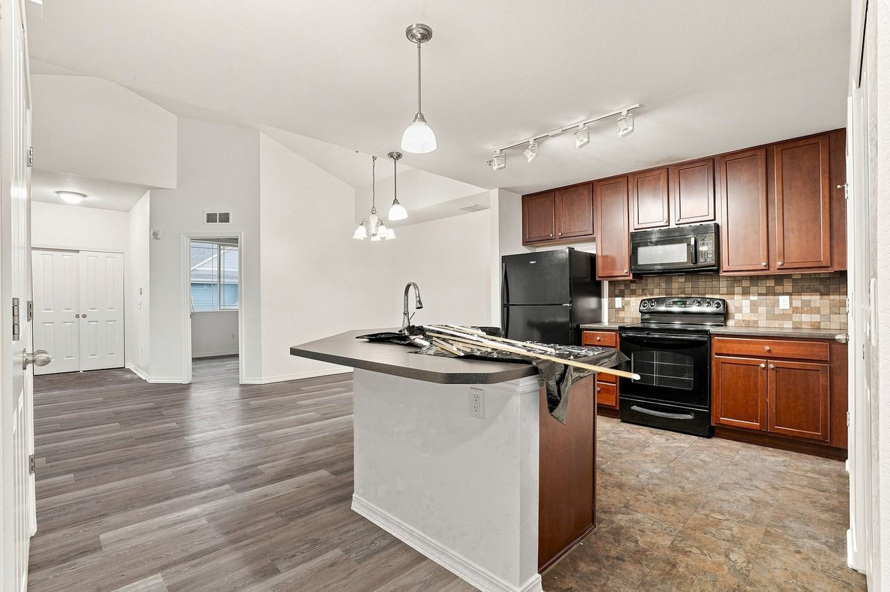 804 Summer Hawk Dr #5201 - Photo 4 of 21
