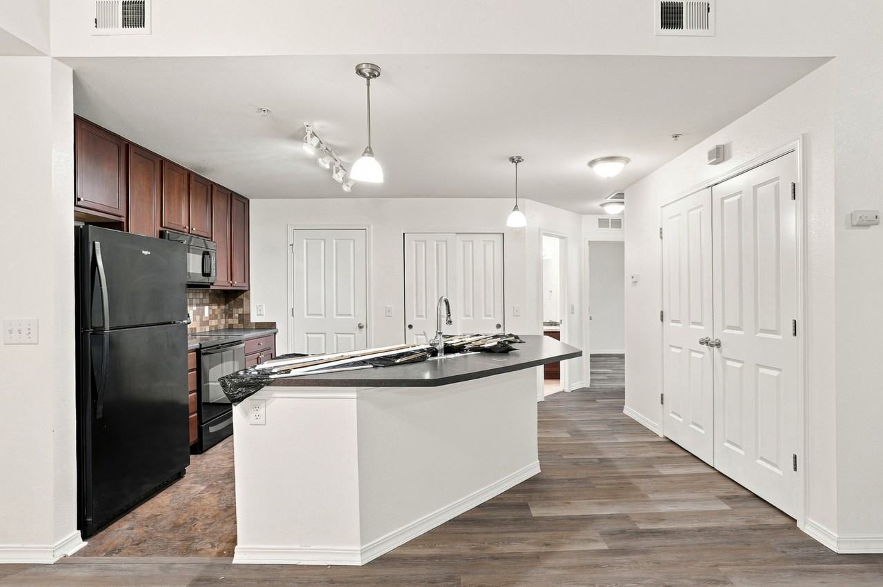 804 Summer Hawk Dr #5201 - Photo 7 of 21