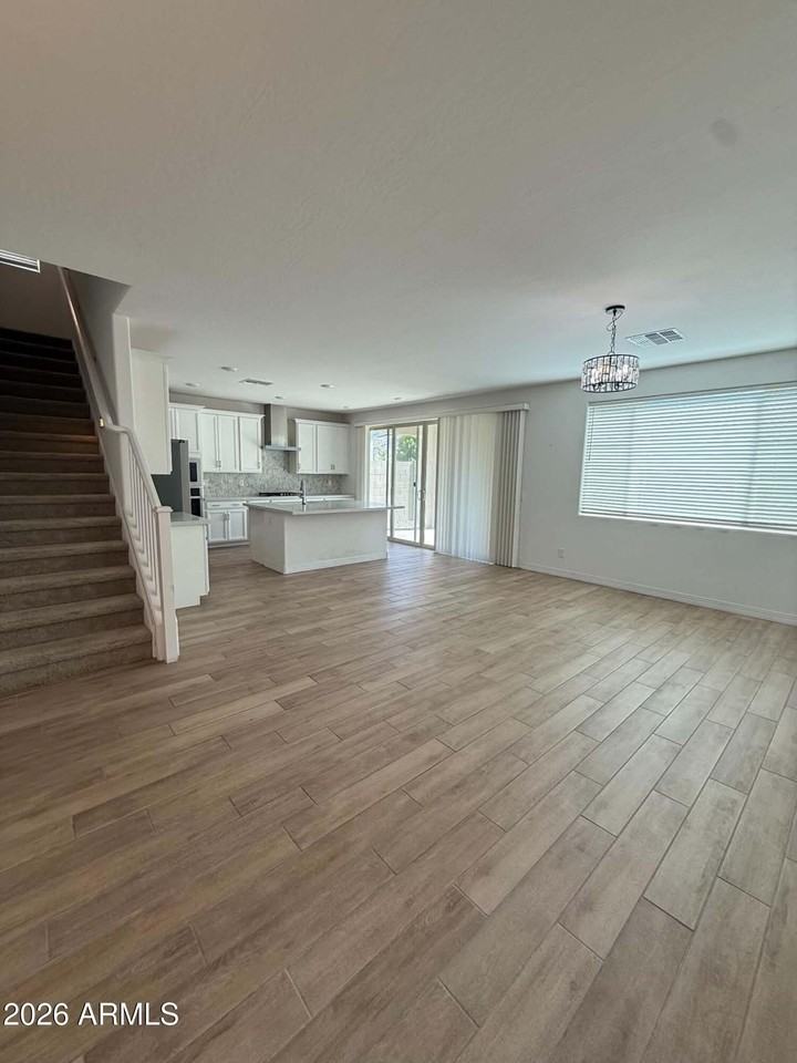 5731 S Labelle - Photo 4 of 16