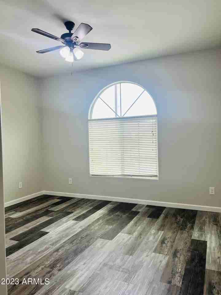 25972 W Burnett Rd - Photo 6 of 21