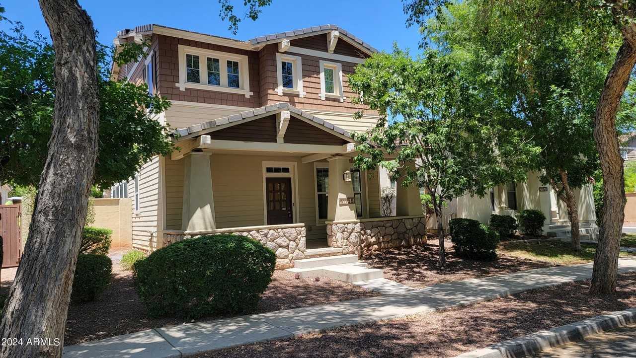 21156 W Elm Way - Photo 2 of 36