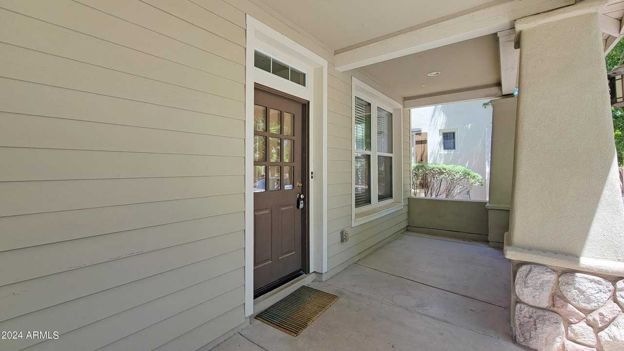 21156 W Elm Way - Photo 3 of 36