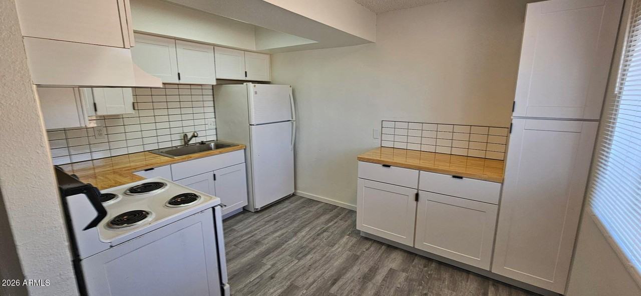 9222 N 35th Ave #3 - Photo 2 of 19