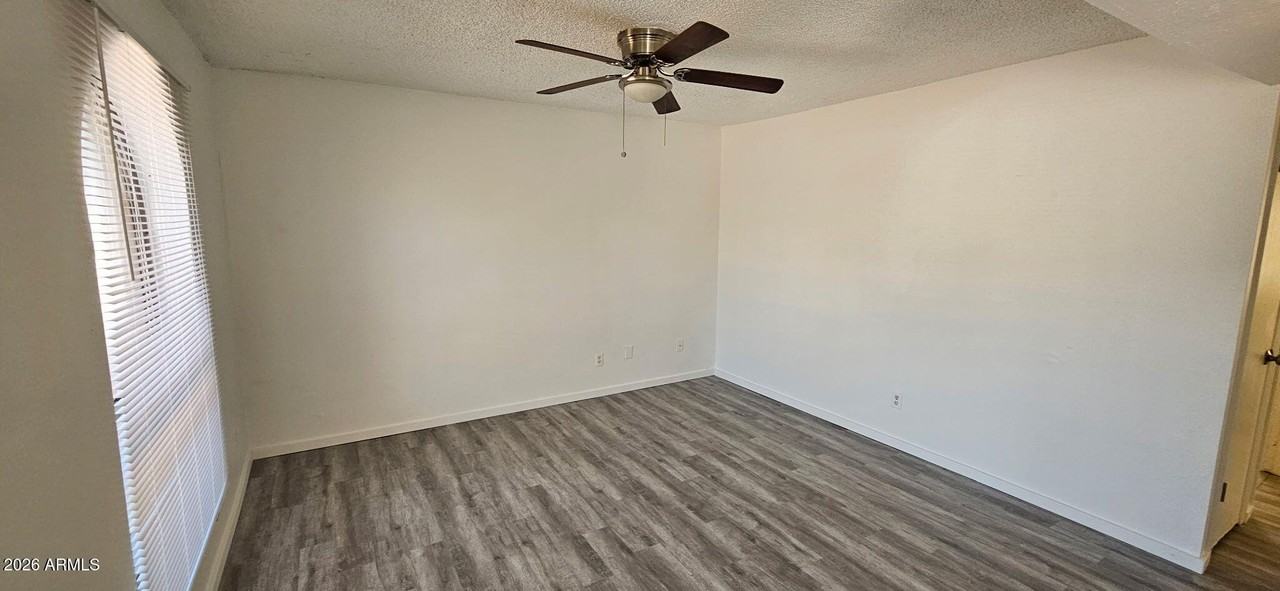 9222 N 35th Ave #3 - Photo 5 of 19