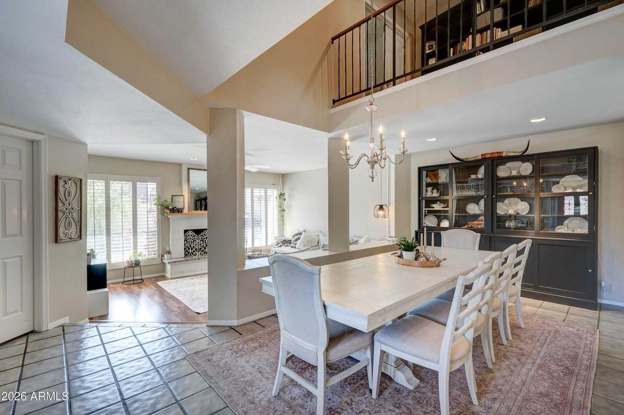 2511 E Shaw Butte Dr - Photo 4 of 35