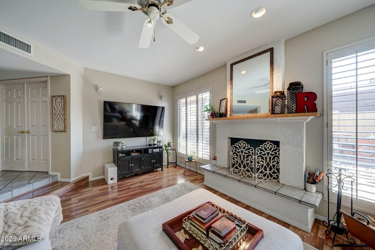 2511 E Shaw Butte Dr - Photo 5 of 35