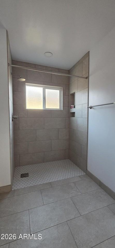 119 E Hill Dr - Photo 4 of 17