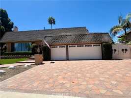 featured image of 20441 Ravenwood Ln