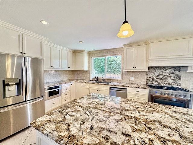 20441 Ravenwood Ln - Photo 6 of 8